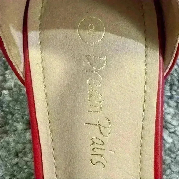 Women’s Red Dream Pairs - Picture 7 of 9